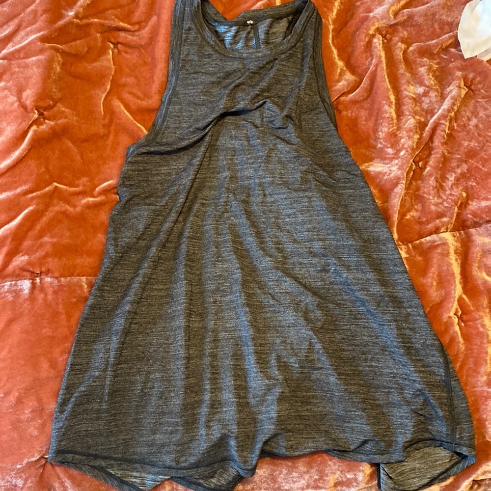Lululemon tank